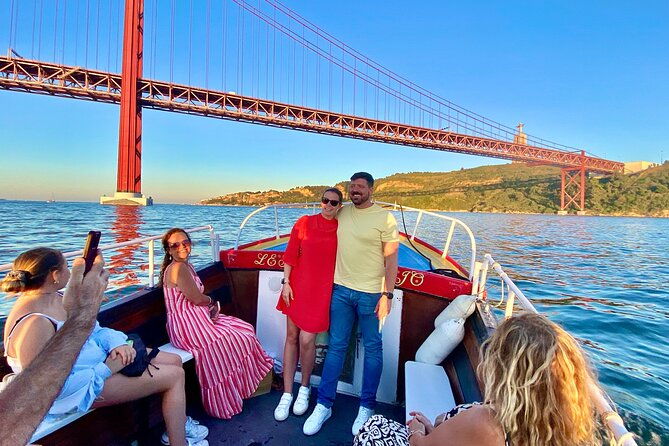 lisbon-daytime-sunset-tradicional-boat-tour-sightseeing-cruise