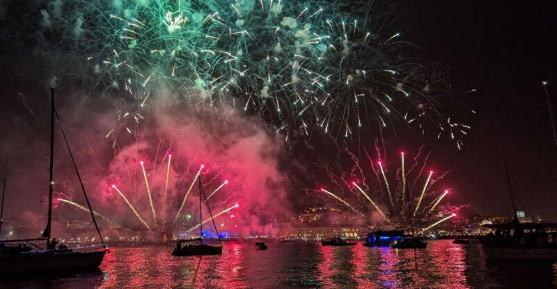 lisbon-dazzling-new-years-private-boat-tour-2h