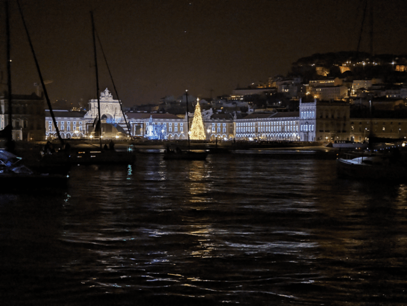 lisbon-dazzling-new-years-private-boat-tour-2h