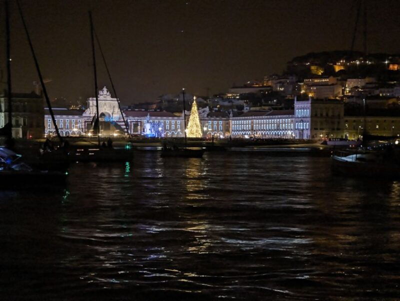 lisbon-dazzling-new-years-private-boat-tour-2h