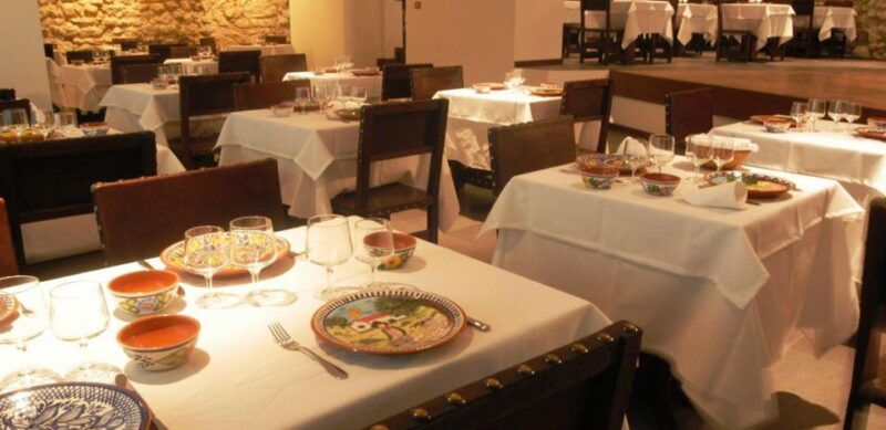 lisbon-dinner-with-fado-show-and-sights-by-night