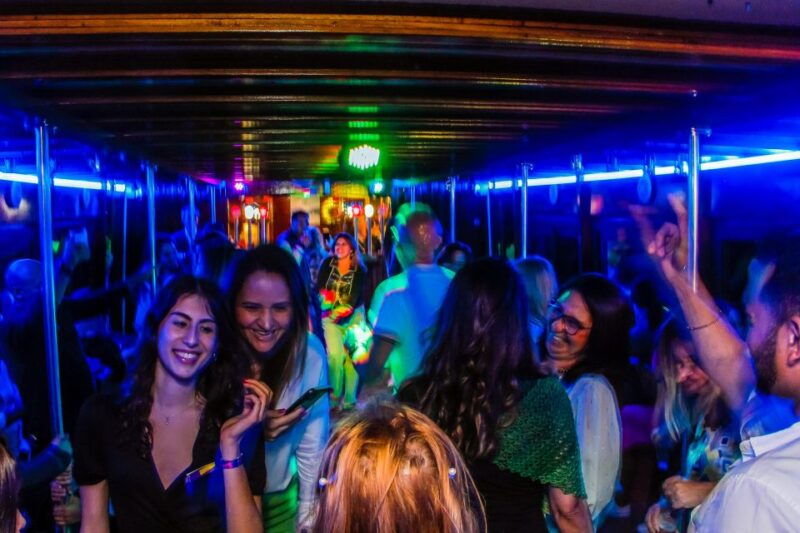 lisbon-disco-night-cruise-with-dj-and-open-bar
