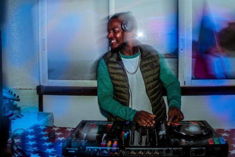 lisbon-disco-night-cruise-with-dj-and-open-bar