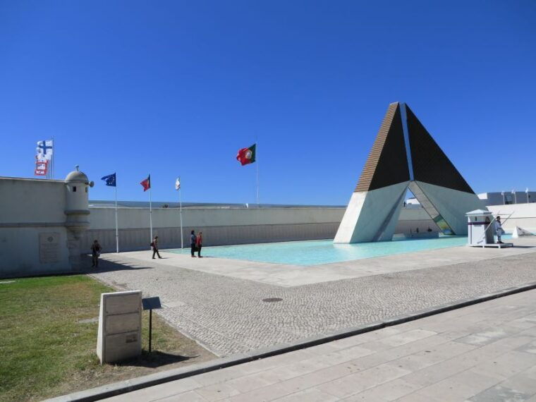 lisbon-discovering-belem-tuk-tuk-tour