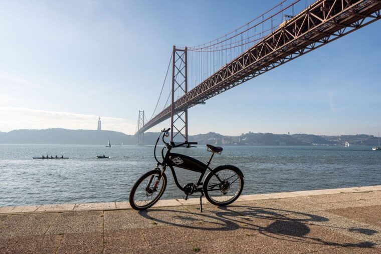lisbon-discovering-the-city-e-bike-rental