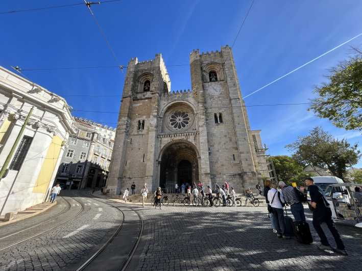 lisbon-downtown-alfama-with-a-guide-walking-tour-2