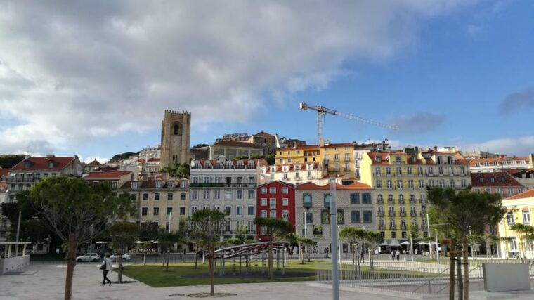 lisbon-downtown-alfama-with-a-guide-walking-tour-2