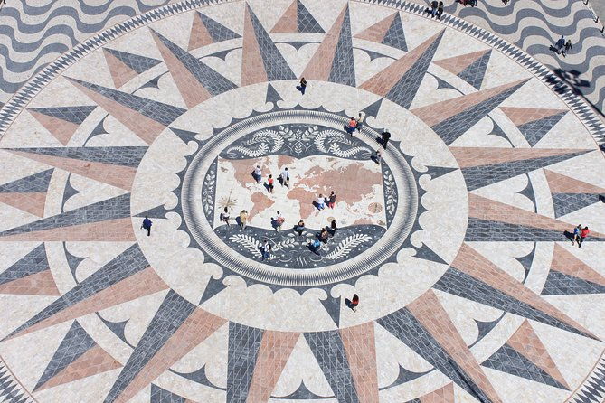 lisbon-downtown-alfama-with-a-guide-walking-tour