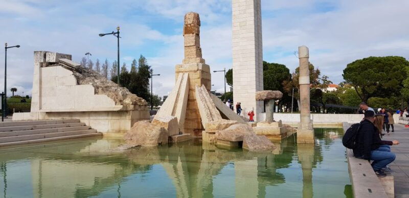 lisbon-electric-tuk-tuk-private-tour-of-the-seven-hills