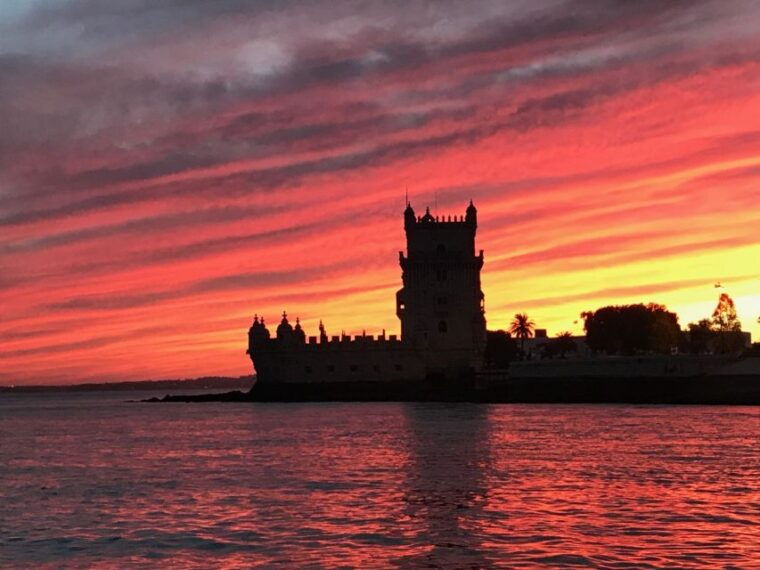 lisbon-enjoy-a-sunset-or-night-tagus-river-sailboat-cruise