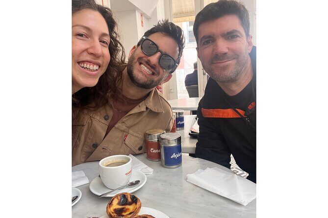 Lisbon Essentials 3h Tour: See, Taste and Learn with a Local - Key Points
