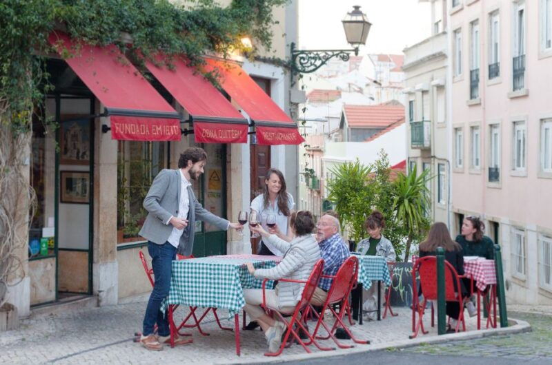 lisbon-evening-local-food-crawl-with-drink-pairings