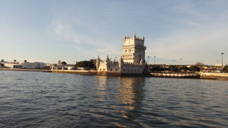 lisbon-exclusive-private-boat-tour-daytime-or-sunset