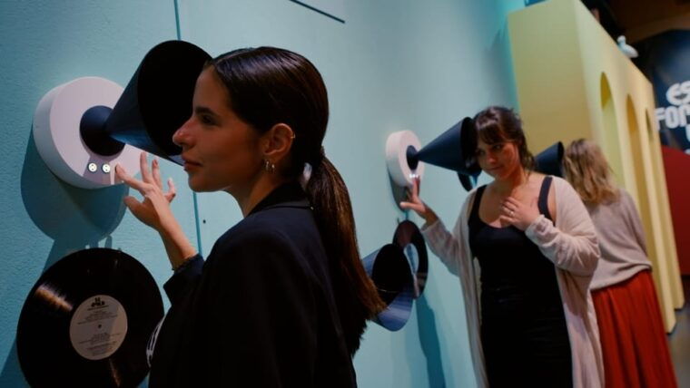 lisbon-experience-the-queen-of-fado-at-ah-amalia