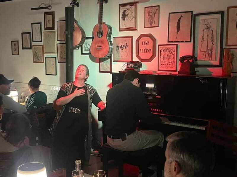 Lisbon: Fado Dinner Show with Traditional Portuguese Cuisine - Key Points