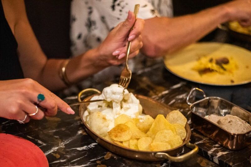 lisbon-fado-food-tour-with-live-show-traditional-dinner