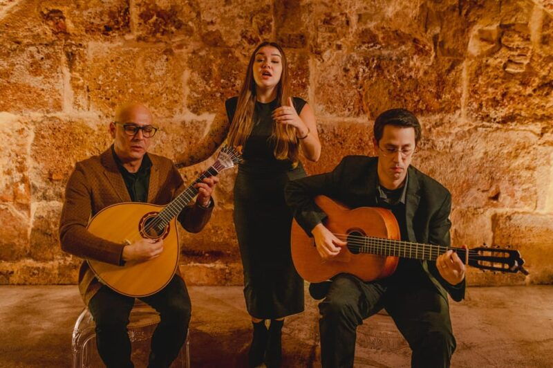lisbon-fado-show-with-wine-in-a-historic-venue