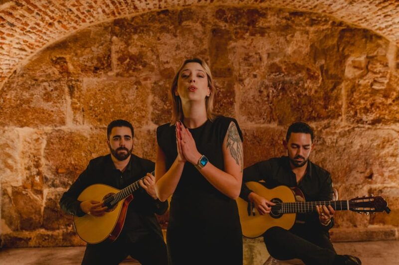 lisbon-fado-show-with-wine-in-a-historic-venue
