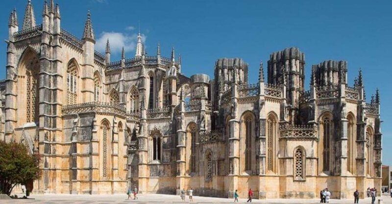 lisbon-fatima-batalha-monastery-nazare-and-obidos-tour