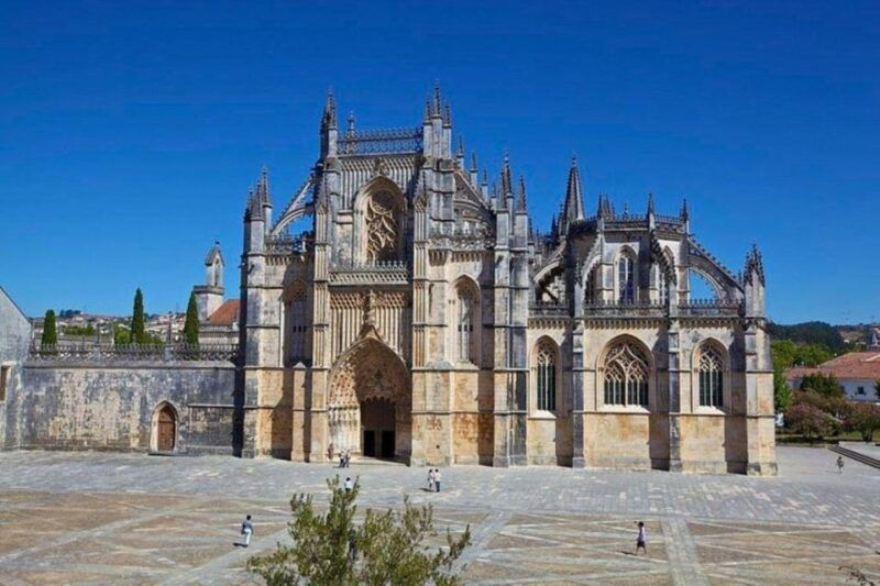 lisbon-fatima-batalha-monastery-nazare-and-obidos-tour