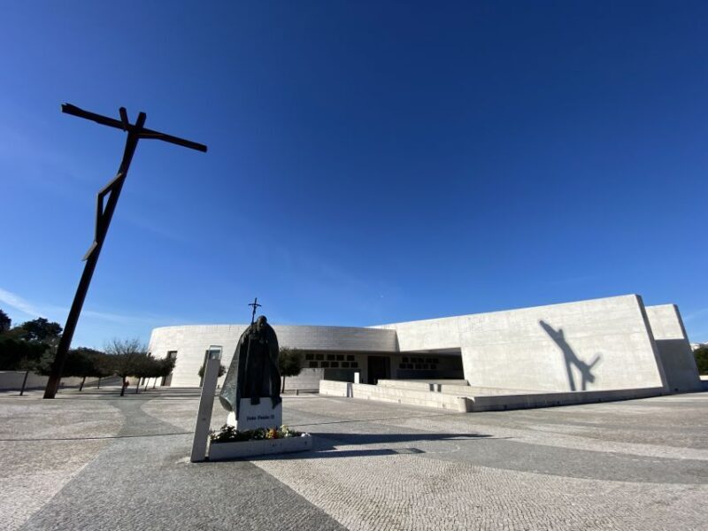 Lisbon: Fátima, Batalha, Nazaré & Obidos Small-Group Tour - Who Is This Tour Best For?