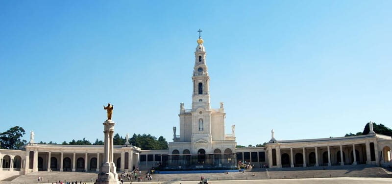 Lisbon: Fátima, Nazaré and Óbidos Full-Day Tour - Exploring the Itinerary in Depth
