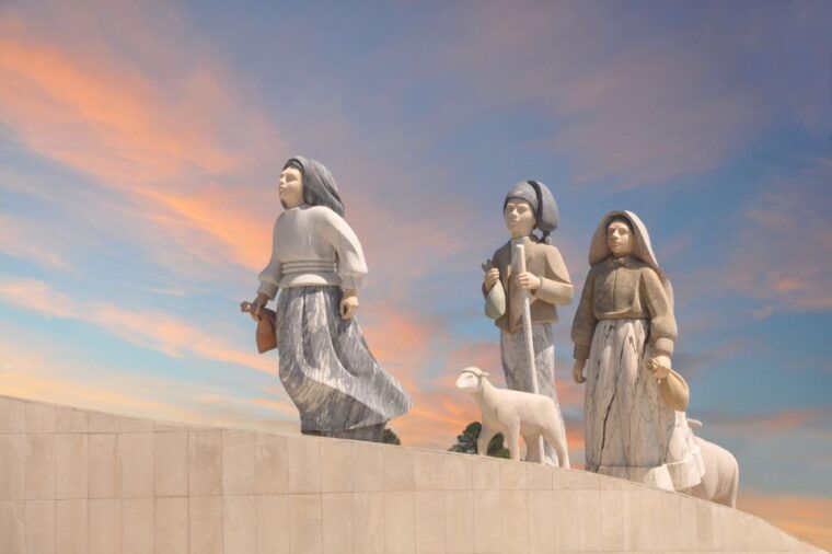 lisbon-fatima-nazare-obidos-sao-martinho-do-porto-tour