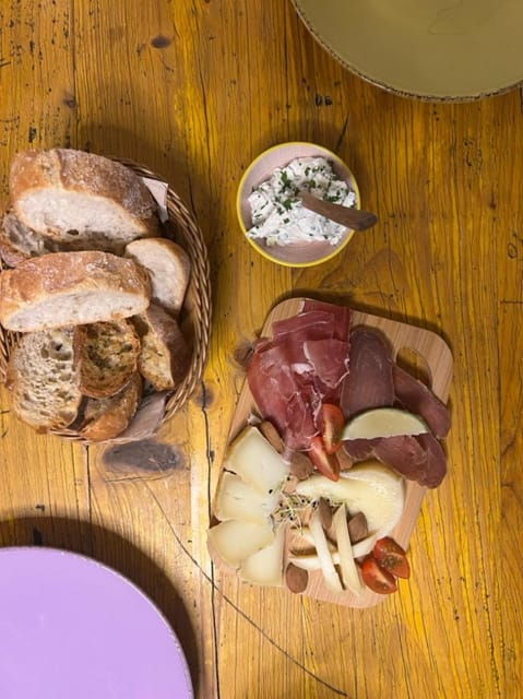 lisbon-food-and-wine-tasting-4-hours-tuk-tuk-tour