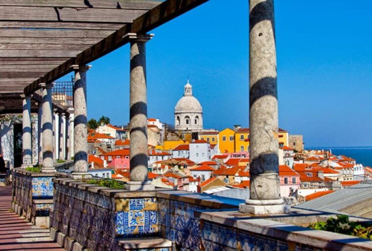 lisbon-food-and-wine-tasting-4-hours-tuk-tuk-tour