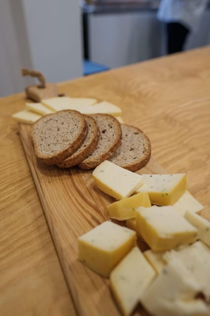 lisbon-food-tour-in-the-most-authentic-quarter