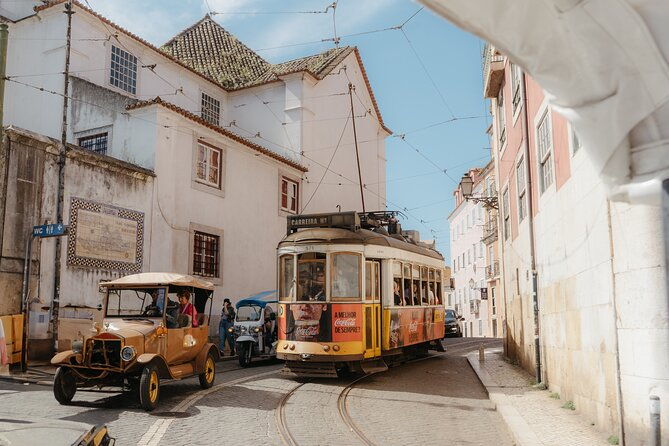 lisbon-food-tuk-tuk-tour-with-eating-europe