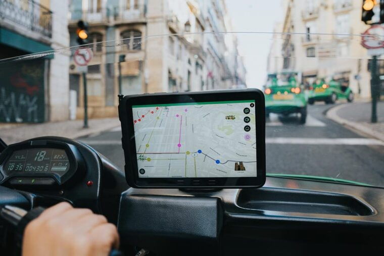 lisbon-gps-guided-spinach-tour-by-electric-car