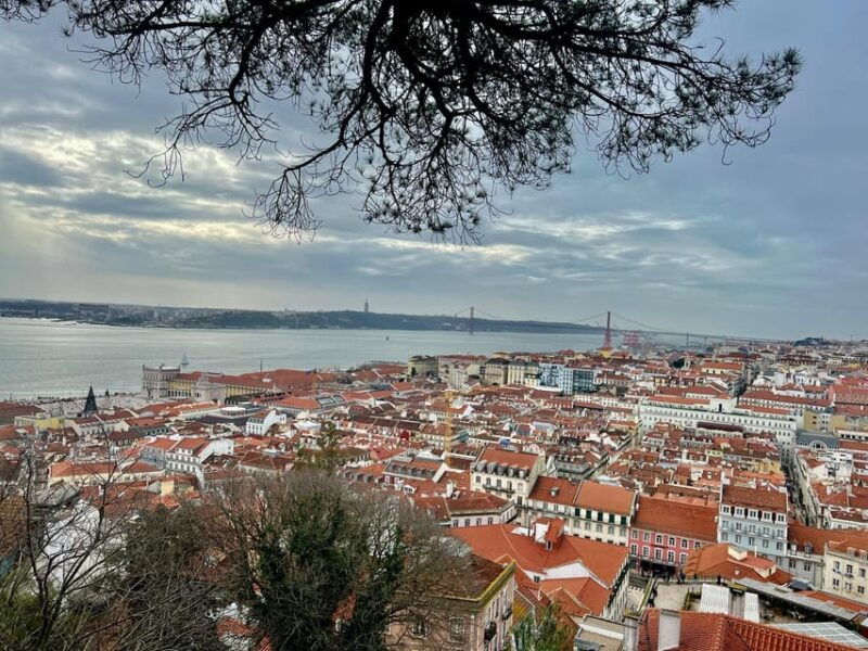 lisbon-guided-sightseeing-tour-by-tuk-tuk