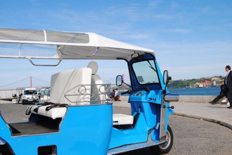 lisbon-guided-tuk-tuk-tour-the-city-by-the-river