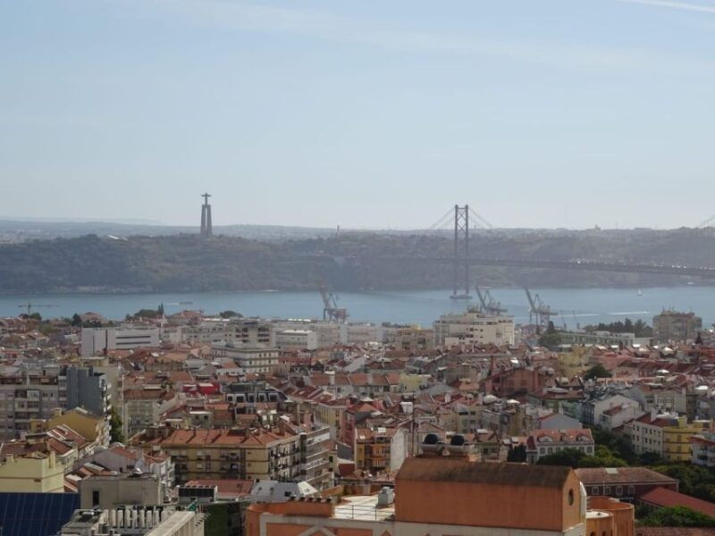 lisbon-half-day-guided-sightseeing-tour-by-tuk-tuk-2