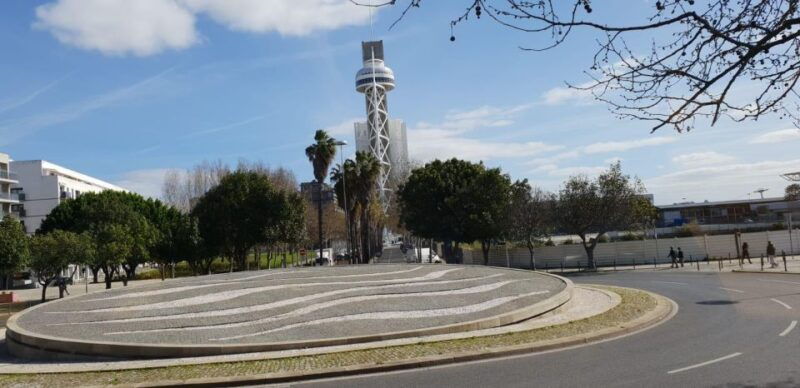 lisbon-half-day-guided-sightseeing-tour-by-tuk-tuk-2