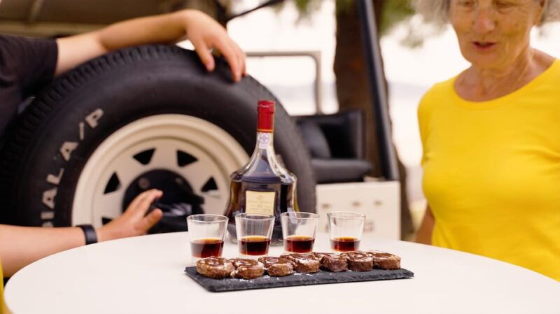 lisbon-half-day-in-a-vintage-jeep-with-food-drink-tastings