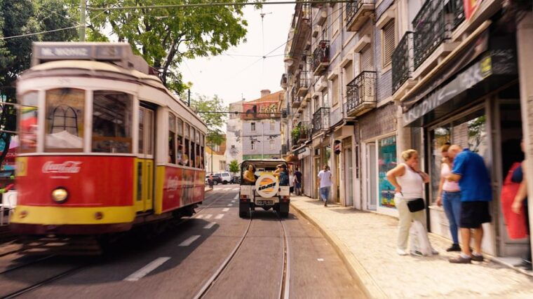 lisbon-half-day-in-a-vintage-jeep-with-food-drink-tastings