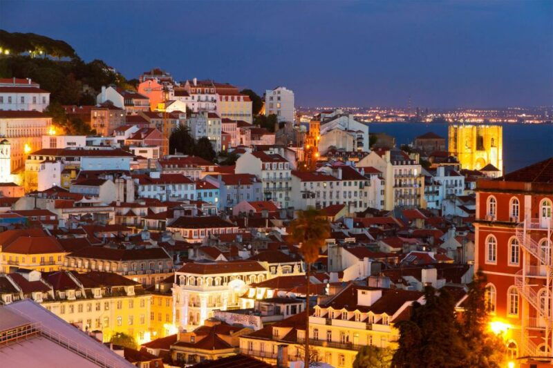 lisbon-half-day-night-group-tour-w-fado-dinner-show