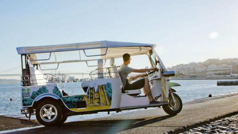 lisbon-half-day-private-tuk-tuk-tour