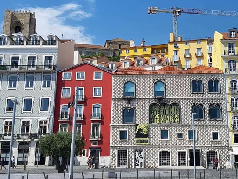 Lisbon: Hidden Gems Walking Tour with Coffee & Pastries - Key Points