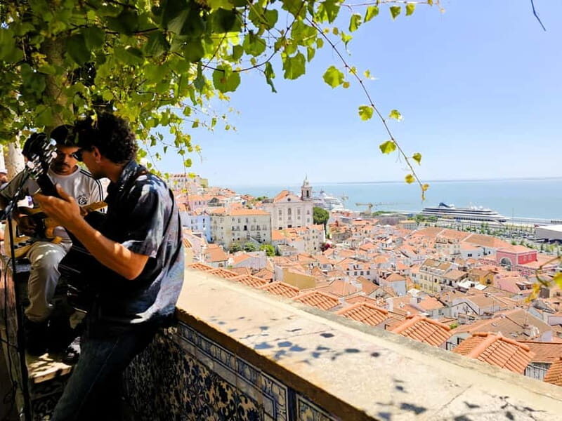 Lisbon: Highlights and History - Walking Tour with Tastings - A Closer Look at the Tour Experience