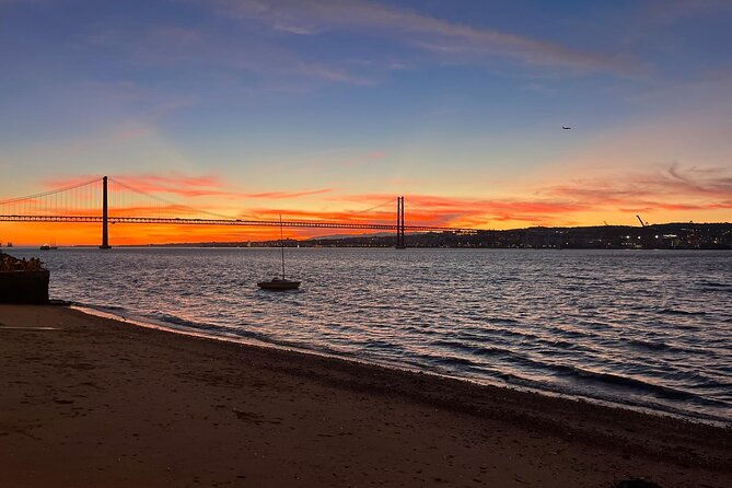 lisbon-highlights-tour-in-river-tejo