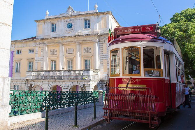 lisbon-hills-red-tram-by-tram-28-route