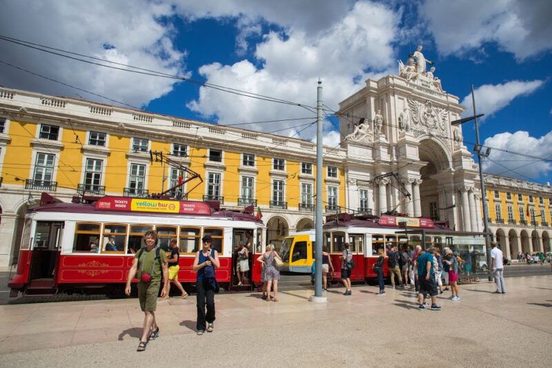 lisbon-hills-red-tram-tour-by-tram-28-route-24-hour-ticket