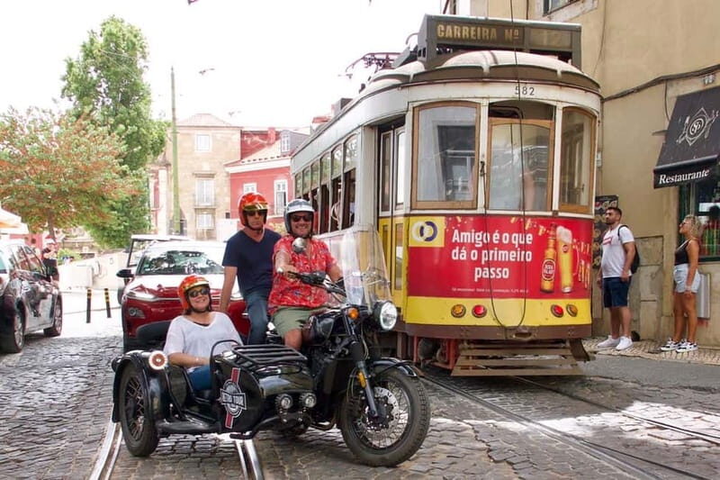 Lisbon : Historic Motorcycle Side-car Tour 1H - Commerce Square: A Historic Gateway Facing the River
