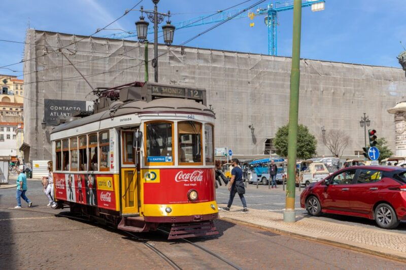 lisbon-history-stories-and-lifestyle-walking-tour