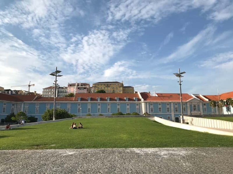 Lisbon Honda Pcx 125cc Rental from 4Hours-7 Days - Who Should Consider This Scooter Rental?