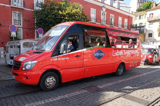 lisbon-hop-on-hop-off-bus-and-boat-tour-2