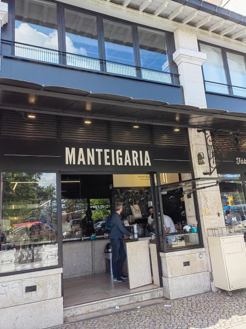 lisbon-hop-on-hop-off-sightseeing-tuktuk-tour